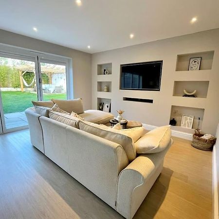 Modern, Central Bungalow With Large Garden Bournemouth Exterior foto