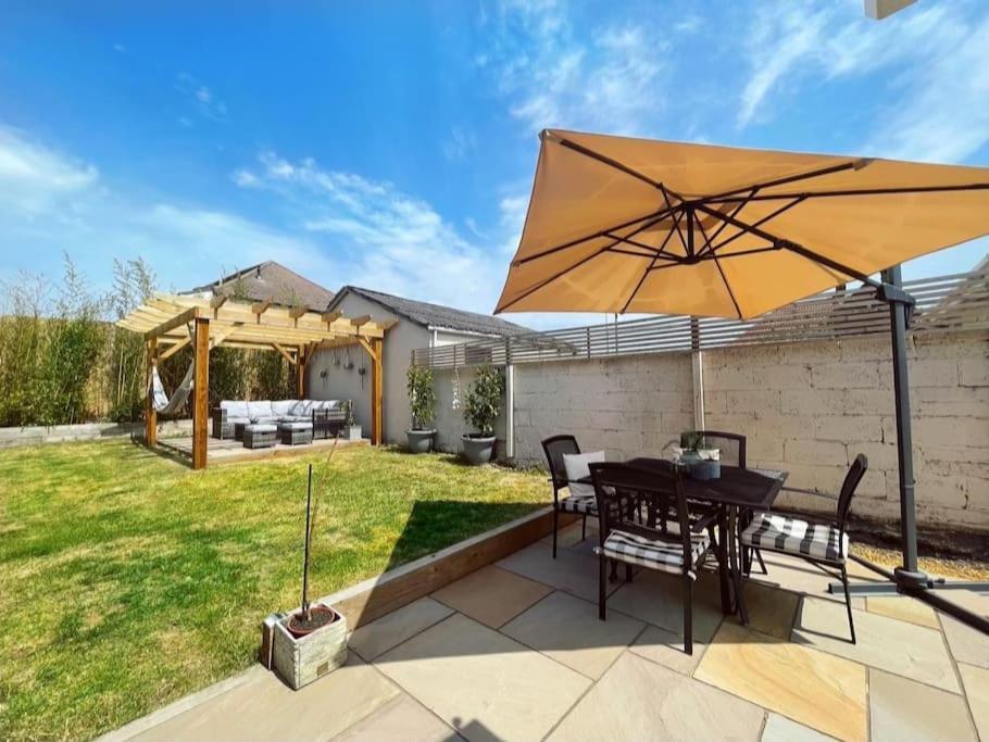 Modern, Central Bungalow With Large Garden Bournemouth Exterior foto